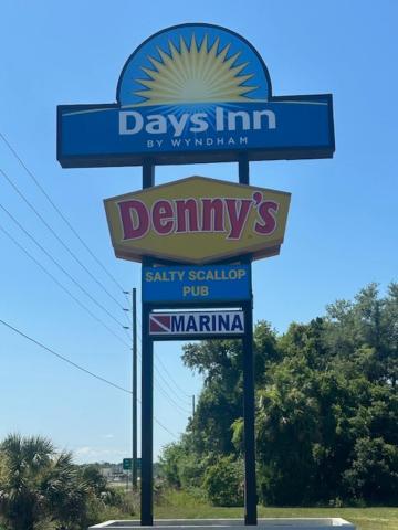 Days Inn By Wyndham Crystal River Extérieur photo